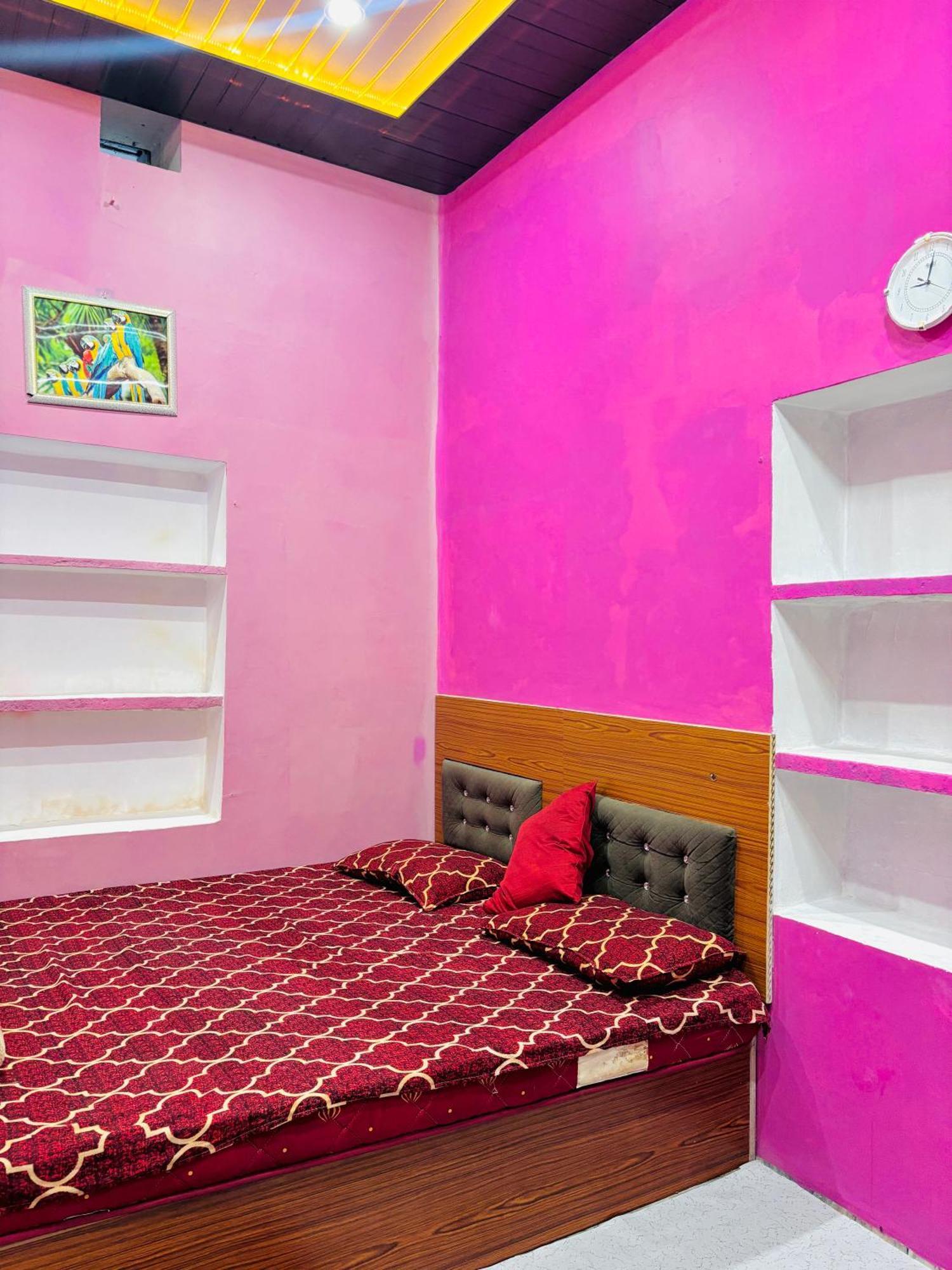 Shivalay Paying Guest House Varanasi Esterno foto