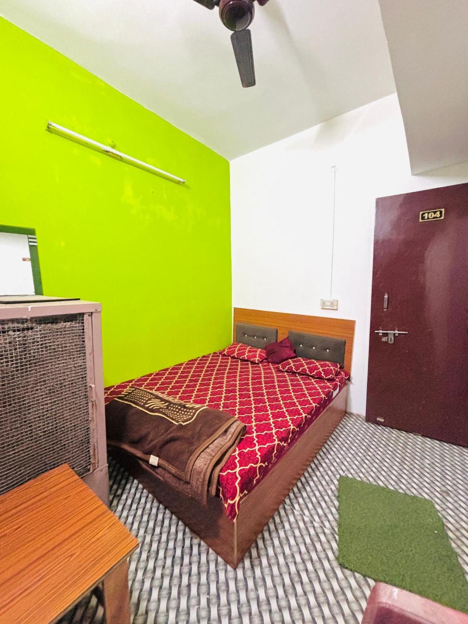 Shivalay Paying Guest House Varanasi Esterno foto