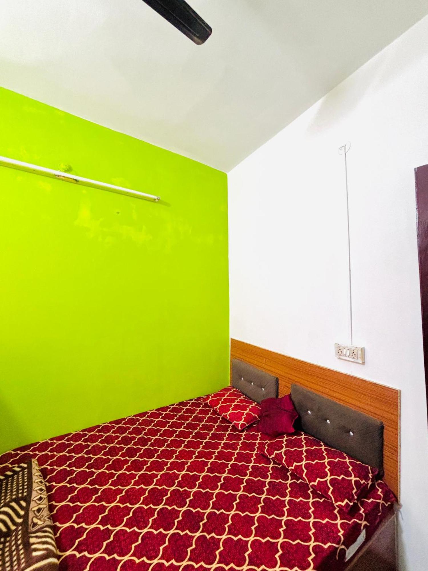 Shivalay Paying Guest House Varanasi Esterno foto