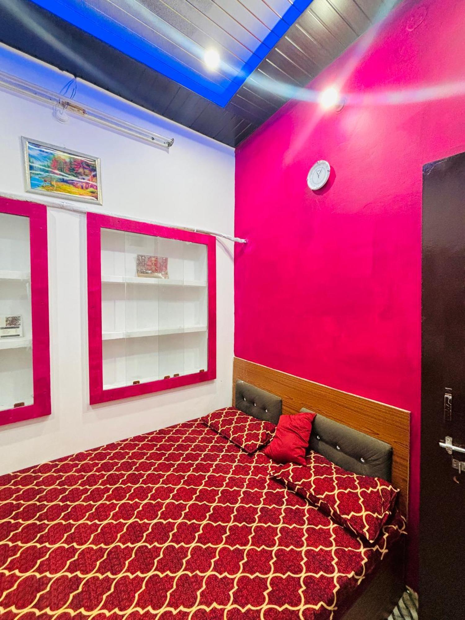 Shivalay Paying Guest House Varanasi Esterno foto