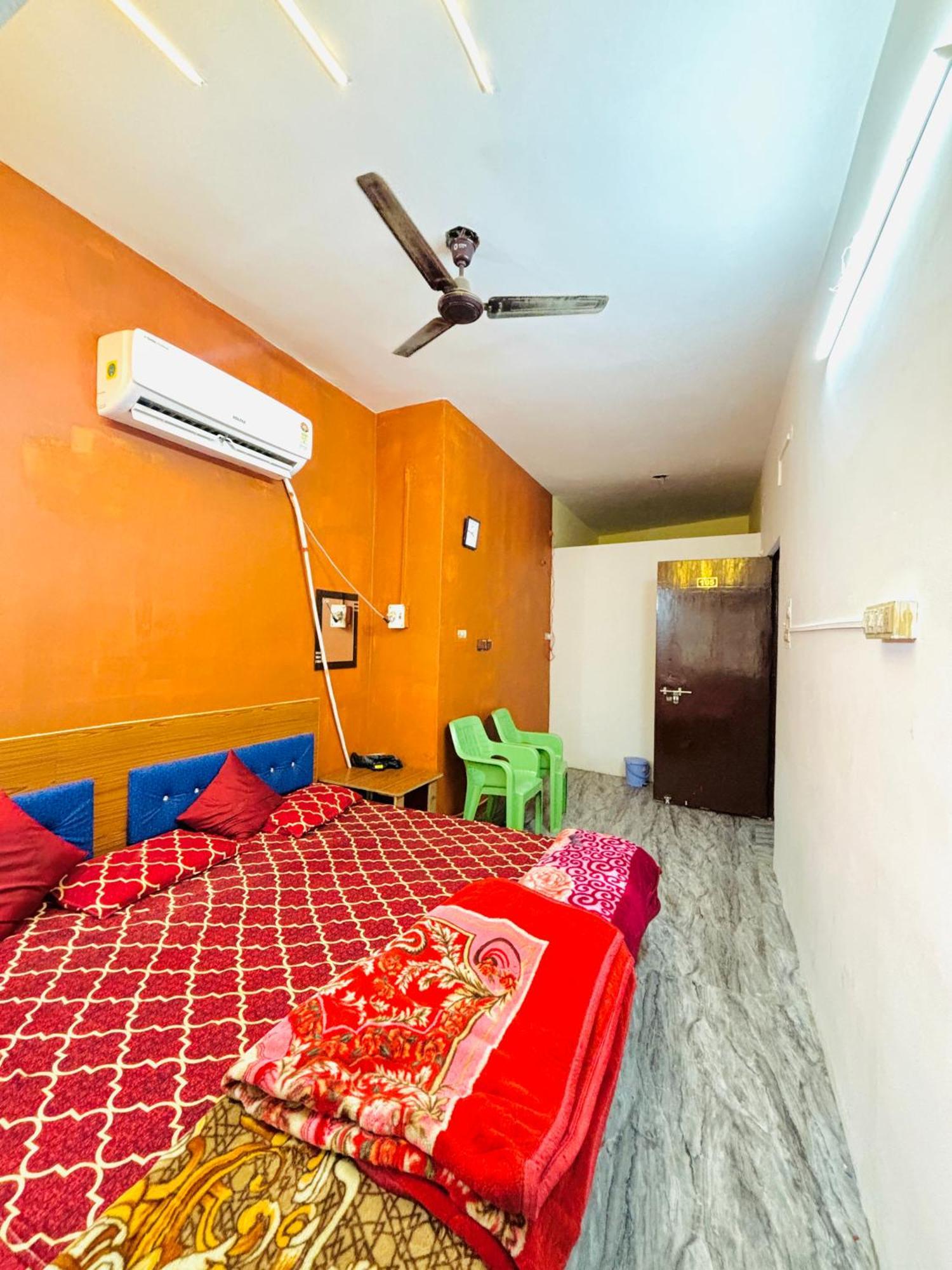 Shivalay Paying Guest House Varanasi Esterno foto