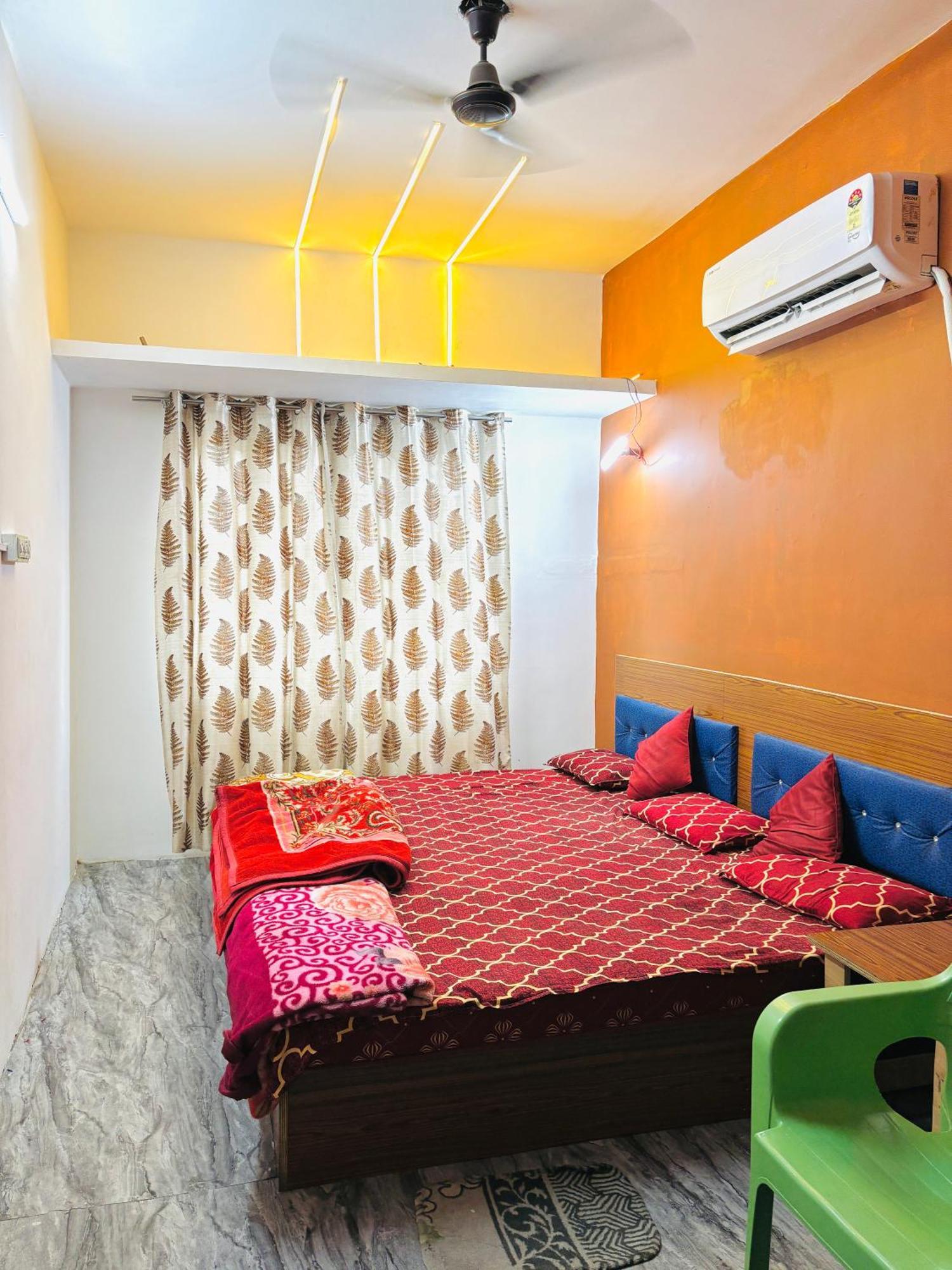 Shivalay Paying Guest House Varanasi Esterno foto